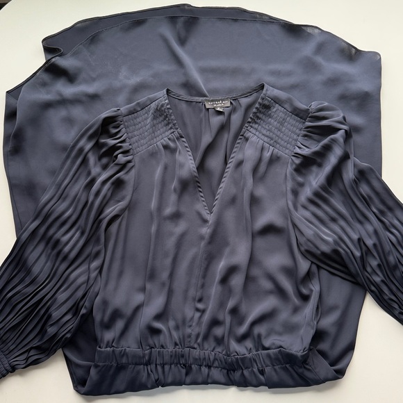 Current Air Navy pleated dress medium - Picture 6 of 7